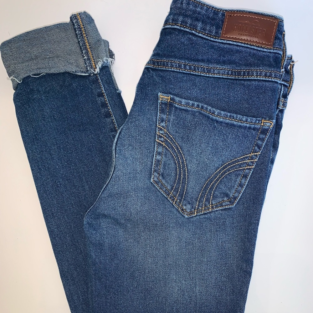 Hollister skinny distressed cuffed jeans-capris
